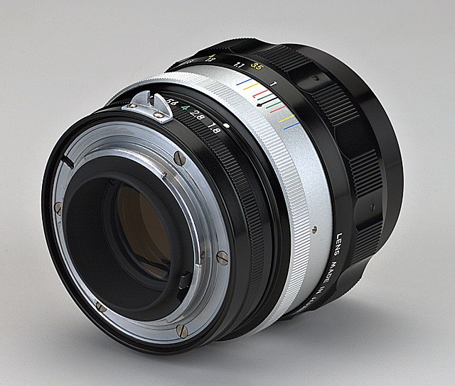 Nikon Nikkor-H 85mm f1.8